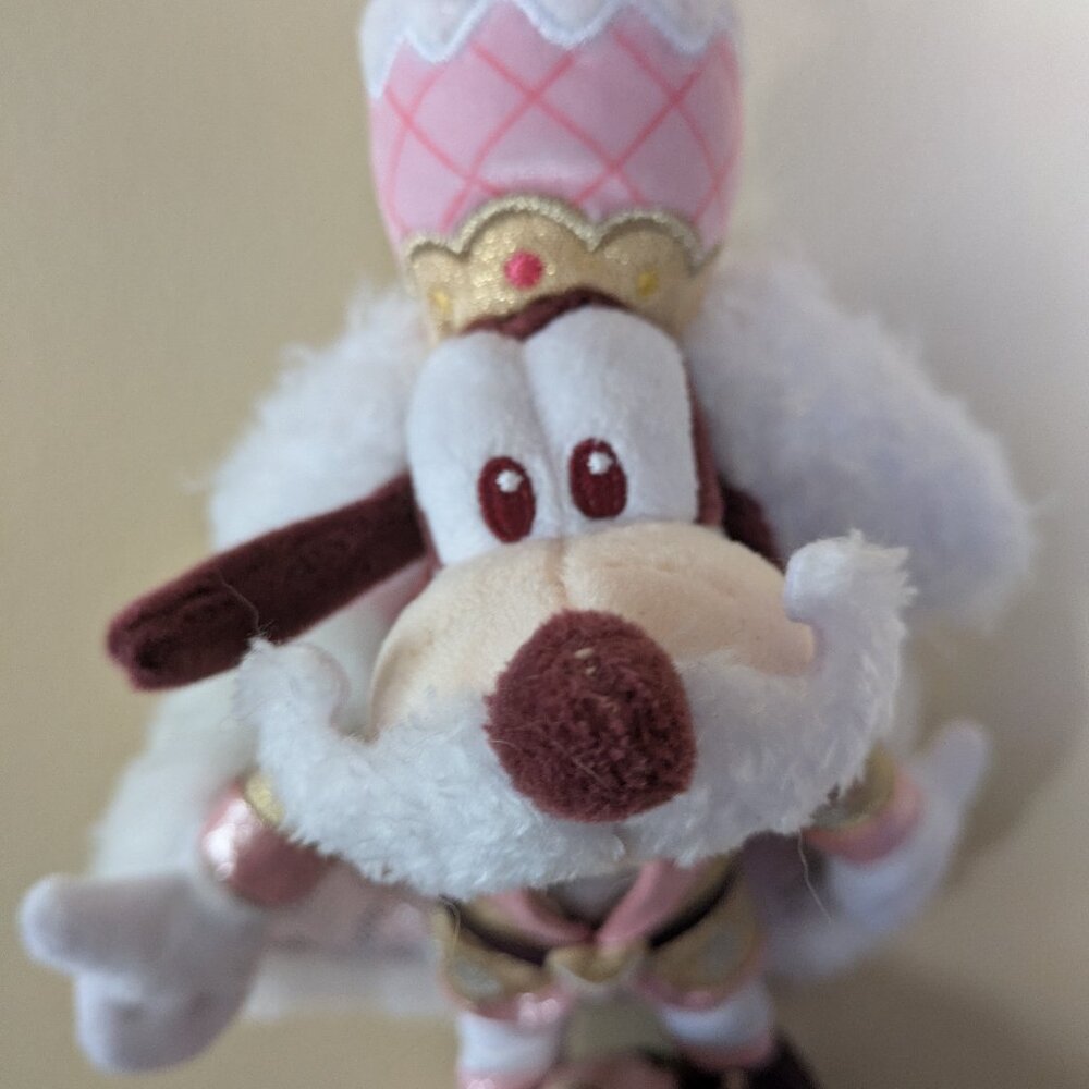 NWT Nutcracker Goofy keychain clip Shanghai Disney Resort